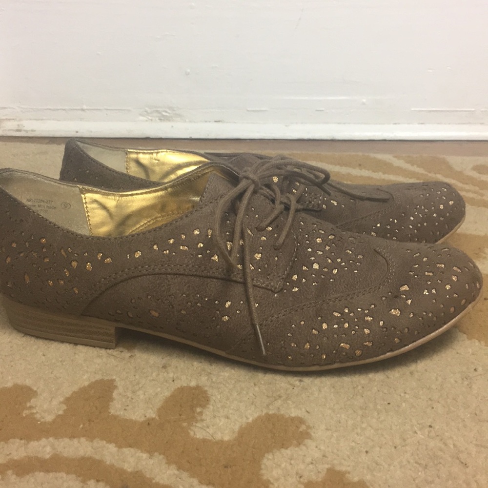 Gold flecked brown vintage style shoes